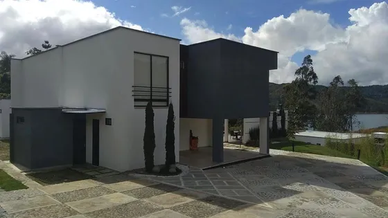Venta De Finca En Lago Calima