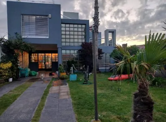 Casa En Venta - 3 Dormitorios 3 Baños - Cochera - 230mts2 - San Clemente Del Tuyu