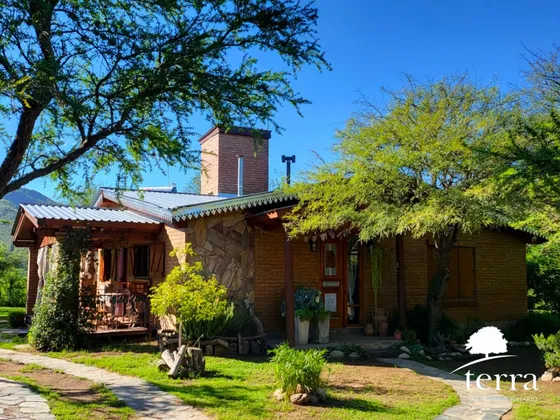 Oportunidad: Casa En Venta De Estilo Único
