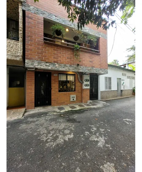 Casa Independiente Envigado Barrio La Inmaculada
