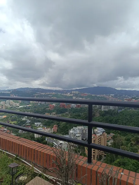 Colinas De Valle Arriba Venta Espectacular Ph De 1.000 M2 Vista De 360 Grados, Con Hermosas Terrazas, De Lujo