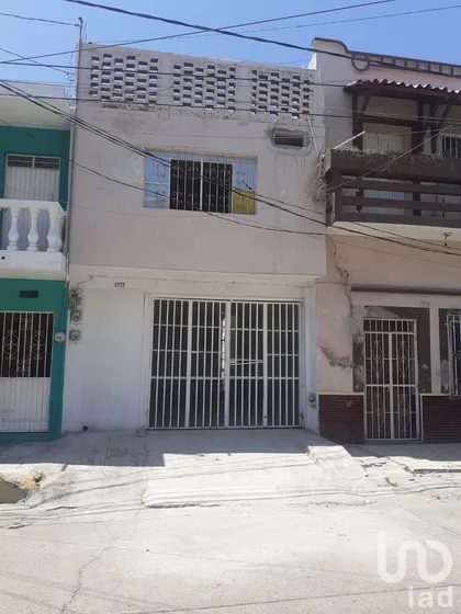 Venta Casa 7 Ambientes Centro