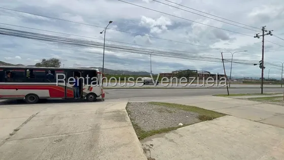 Casa Comercial En Venta En La Avenida Florencio Jiménez #26-22118 Nd