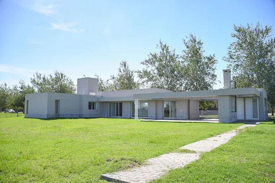 Casa En  Venta Con Pileta En Barrio Privado Haras De Funes