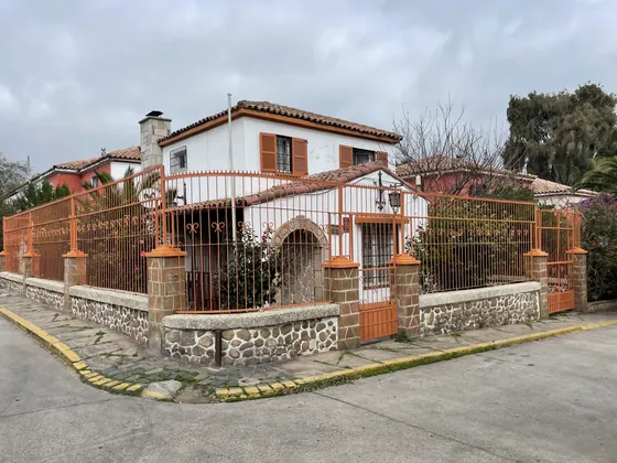 Casa Esquina, Dos Pisos, A Pasos Del Centro De La Serena