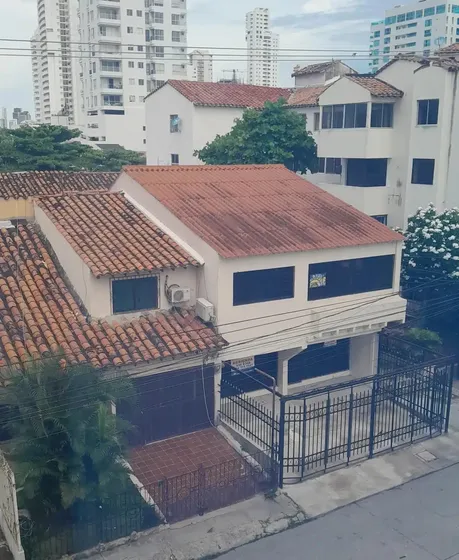 Casa Con Amplios Espacios Cod. 24702