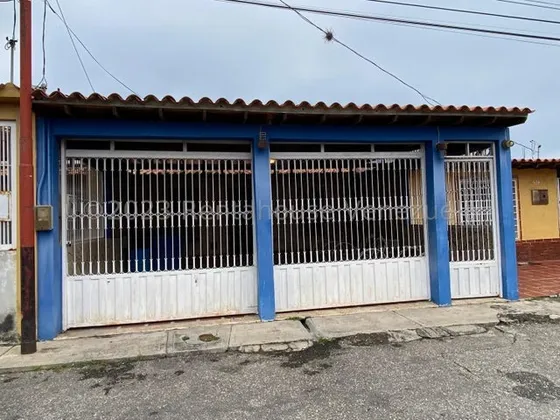 Sara Pastran Vende Linda Casa En La Urbanización Copacoa En Cabudare Código 23-18912 Sps 