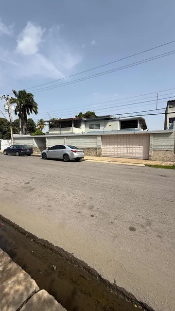 Casa Lecheria Alquiler 920m2
