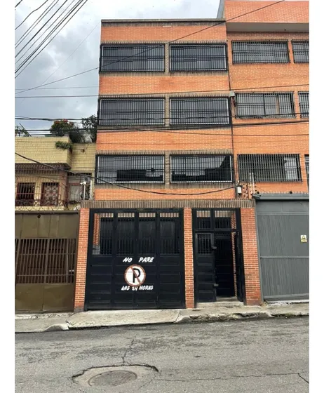 Locales O Depositos Catia, 195-590mts2. Pie De Calle, Montacarga