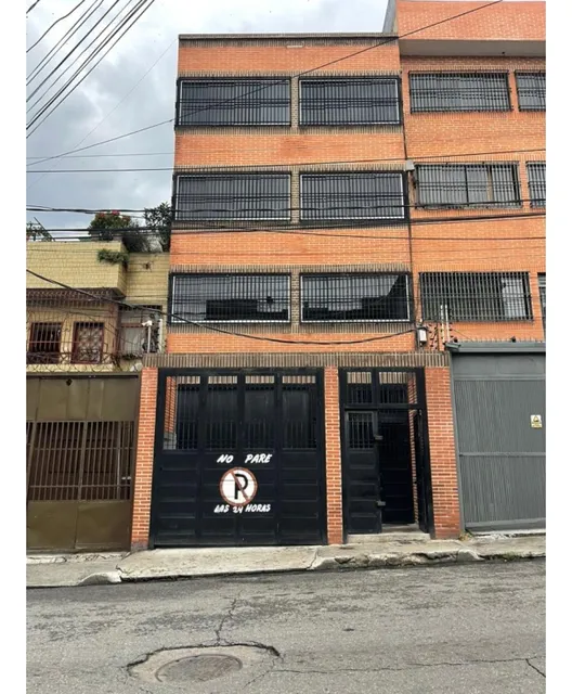Locales O Depositos Catia, 195-590mts2. Pie De Calle, Montacarga