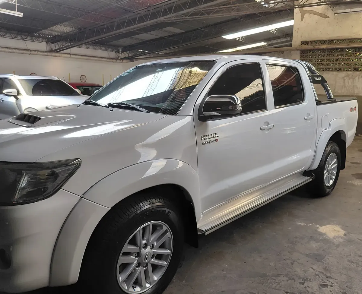 Toyota Hilux Pick-Up 3.0 Cd Srv Cuero 171cv 4x4 5at