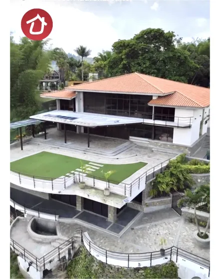 Bella Casa En Urbanización Monte Elena Con Dos Anexos, Mun Baruta