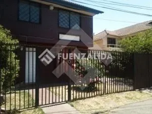 Casa En Venta De 3 Dorm. En Maipú