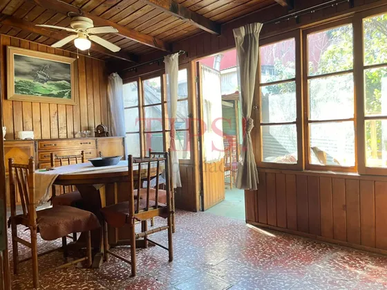 Casa 2 Pisos Maipú-altamirano 3d, 1b, 2 Est. Frente A Plaza