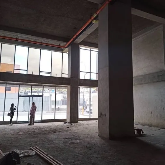 Local Comercial En Alquiler - Urb. Las Mercedes