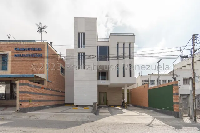 Venta Se Vende Nuevo A Estrenar!! Edificio Comercial Con Excelente Distribución,3 Pisos  La Florida, Caracas, Mls #24-1357 