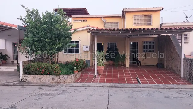 Rafael Carrasquel Trae Para Ti Esta Hermosa Casa Quinta Totalmente Remodelada Y Construida En Venta En La Urbanización Prados Del Golf La Piedad Cabudare Lara, Rc
