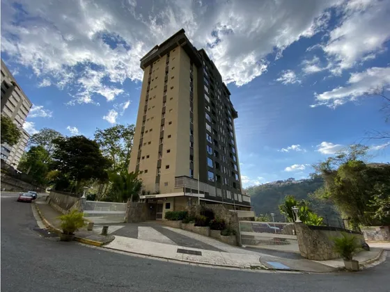En Venta Apto. Los  Naranjos 198 M2. 2h+s/3b+s/2p.