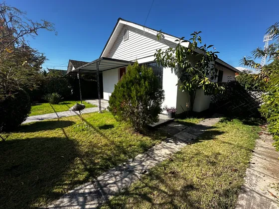 Casa En Tranquilo Pasaje, Descuento En Comision