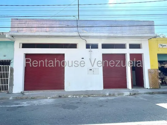 Daniela Linarez Alquila Locales Comerciales Con 270m2 Con Todos Los Servicios Basicos Operativos Acabados Modernos Ubicacion Estrategica                                                                