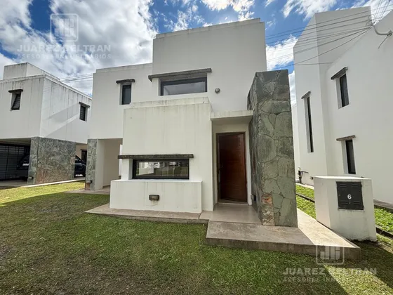 Alquiler - Casa 3 Dormitorios Con Cochera - Villa Norte, Goycoechea 1068, Villa Allende