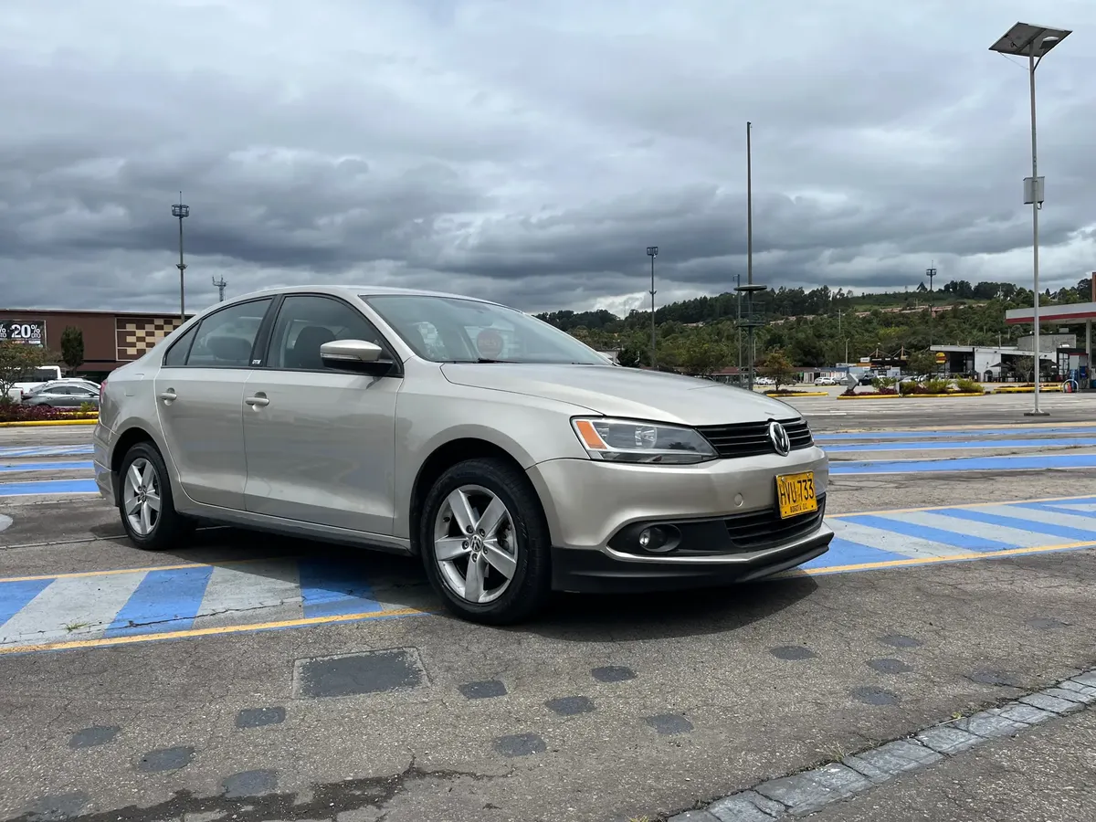 Volkswagen Jetta Vi 2.5 Trendline