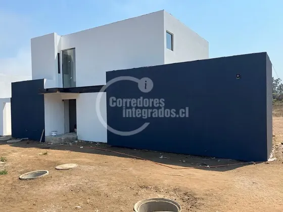 Casa En Venta De 3 Dorm. En Santo Domingo