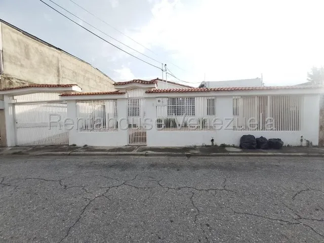 Gbf 25-12065 Los Samanes Vendo Bella Casa Con Terreno Contáctame Ya.