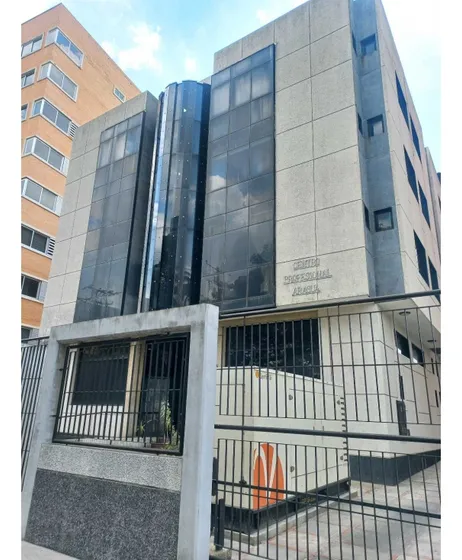 Oficina En Venta. Av. Principal De La Arboleda. Maracay Estado Aragua