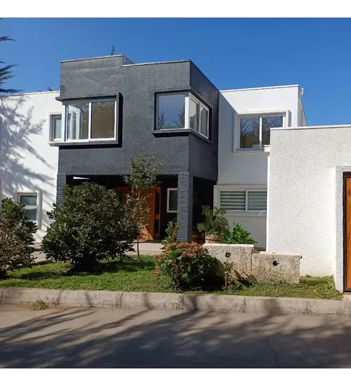 Amplia Casa Familiar En Venta - Cima De Nogales, Machalí