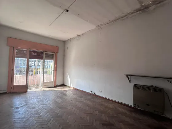 Venta Monte Grande Inmueble Comercial Sobre Av. Boulevard Buenos Aires Al 500! Oportunidad!
