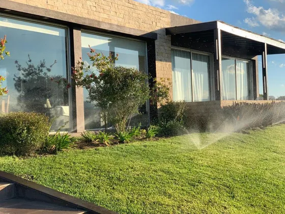 Casa De 4 Ambientes Con Piscina Climatizada En Costa Esmeral