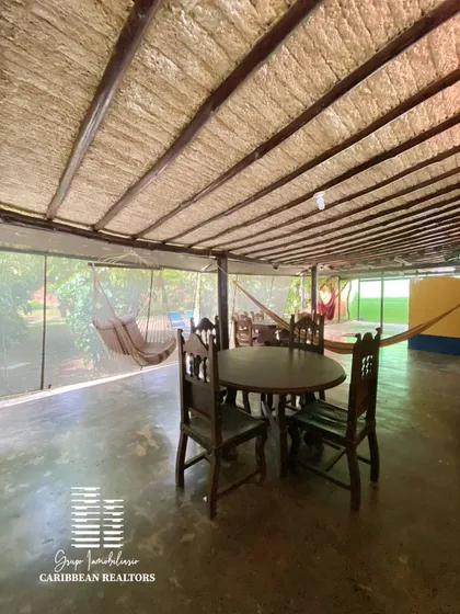 En Venta Casa Estilo Rancho, En La Urbanización La Veguita