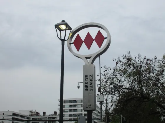 Estacionamiento Oportunidad Metro I. Suarez U. Fines Terrae
