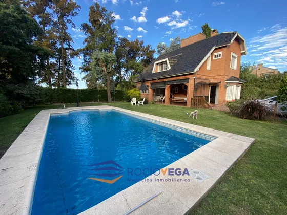 Casa En  Venta En Country Banco Provincia