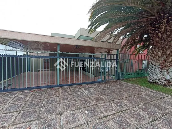 Casa En Arriendo De 4 Dorm, 3 Baño, En La Florida