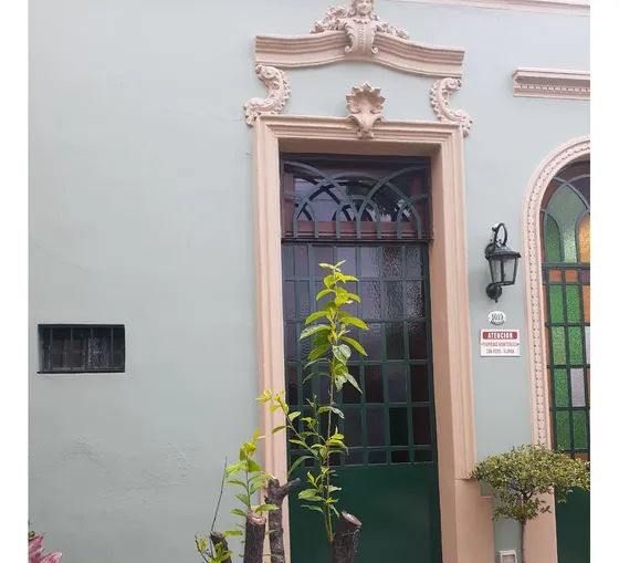 Recepción Con Amplia Oficina En Pb Y Dos Oficinas/depósitos, En Entre Piso !!