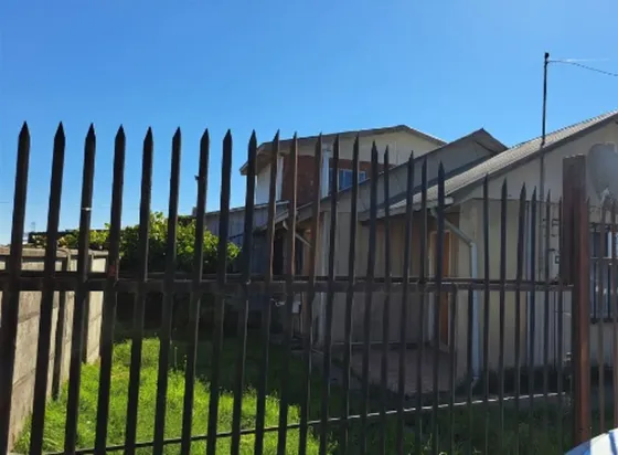 Casa En Venta De 3 Dorm. En Los Angeles