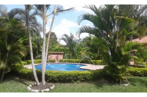 Venta Casa Campestre 2575m2 Piscina Santa Elena El Cerrito