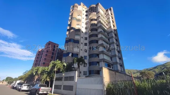 Precioso Apartamento En Venta Urb Morichal La Victoria, 25-176 Hc