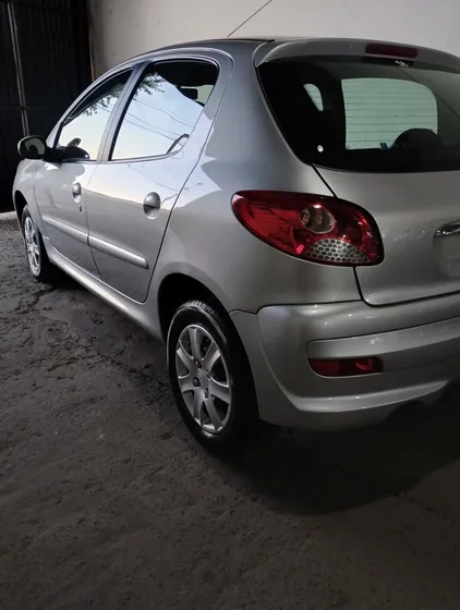 Peugeot 207 1.4 Sedan Allure 75cv