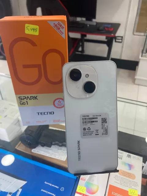 Celular Tecno Spark Go1 2025 128gb 8ram Nuevo Con Garantía 