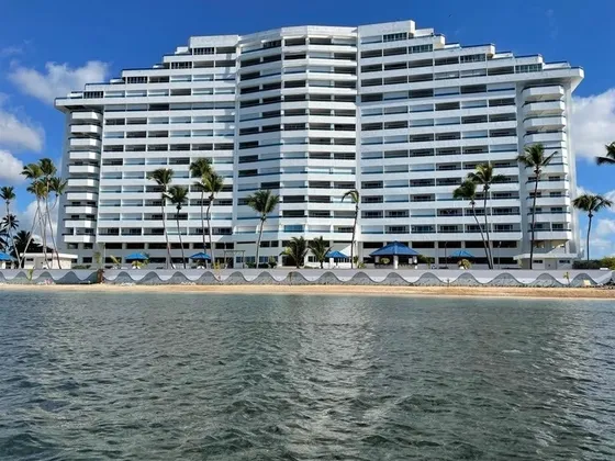 Apartamento En Playa Juan Dolio Las Olas Piso 7 De 2 Habitaciones Con 132 Metros Amueblado De Oportunidad 