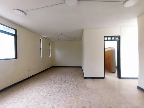 Se Alquila Consultorio/oficina En Salomia- Cali