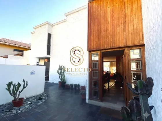Exclusiva Casa En Venta En Valle Del Mar