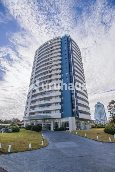 Alquiler Apartamento Cuatro Dormitorios Punta Del Este Edificio Forest Tower I