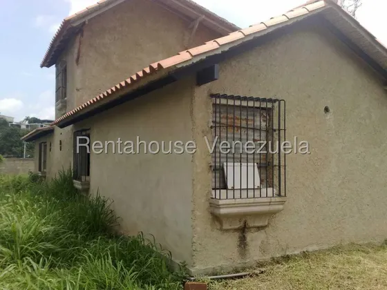 Venta Casa En El Este De 626 Metros De Terreno Con Diseño Arquitectónico Caroreño En Obra Gris Barquisimeto,lara Mehilyn Perez