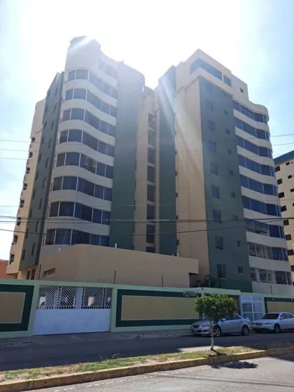 Se Vende Apto De 3 Hab Con Baños Internos, Lecheria Anzoategui