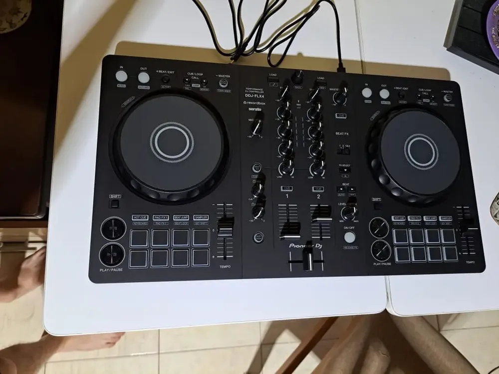 Controlador Pioneer Dj Ddj Flx4 Preto | Frete grátis
