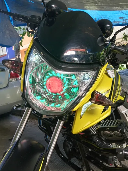 Moto Ryder 190 Cc Semi Nueva Con Vastates Accesorios.